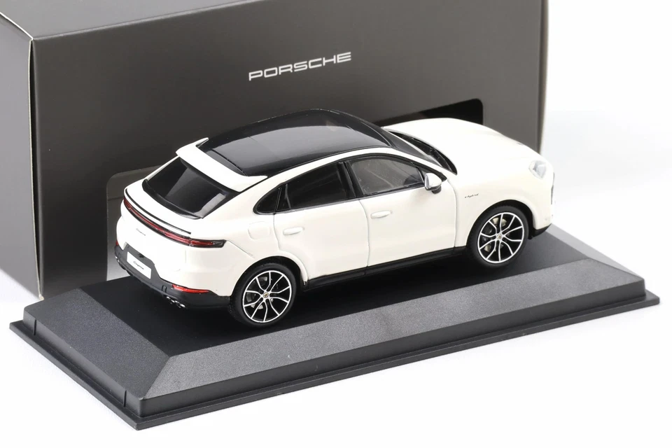 1:43 Solido Porsche Cayenne E-Ibrido Coupé (E3 II) Carrera Bianca WAP DEALER - Immagine 2 di 3