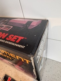 Nintendo NES Action Set - Console in scatola con Mario / Duck Hunt e Light Gun