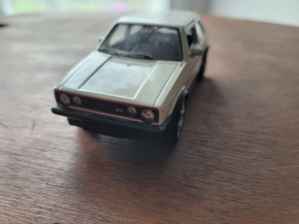 Volkswagen Golf GTI blanc Welly 1/43 - Photo 3/4