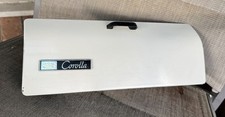 Toyota 1969-70 Corolla Ke10-ke15 Coupe-sedan Genuine White Glove Box Lid Badge Toyota 1969-70 Corolla Ke10-ke15 Coupe-sedan Genuine White Glove Box Lid Badge