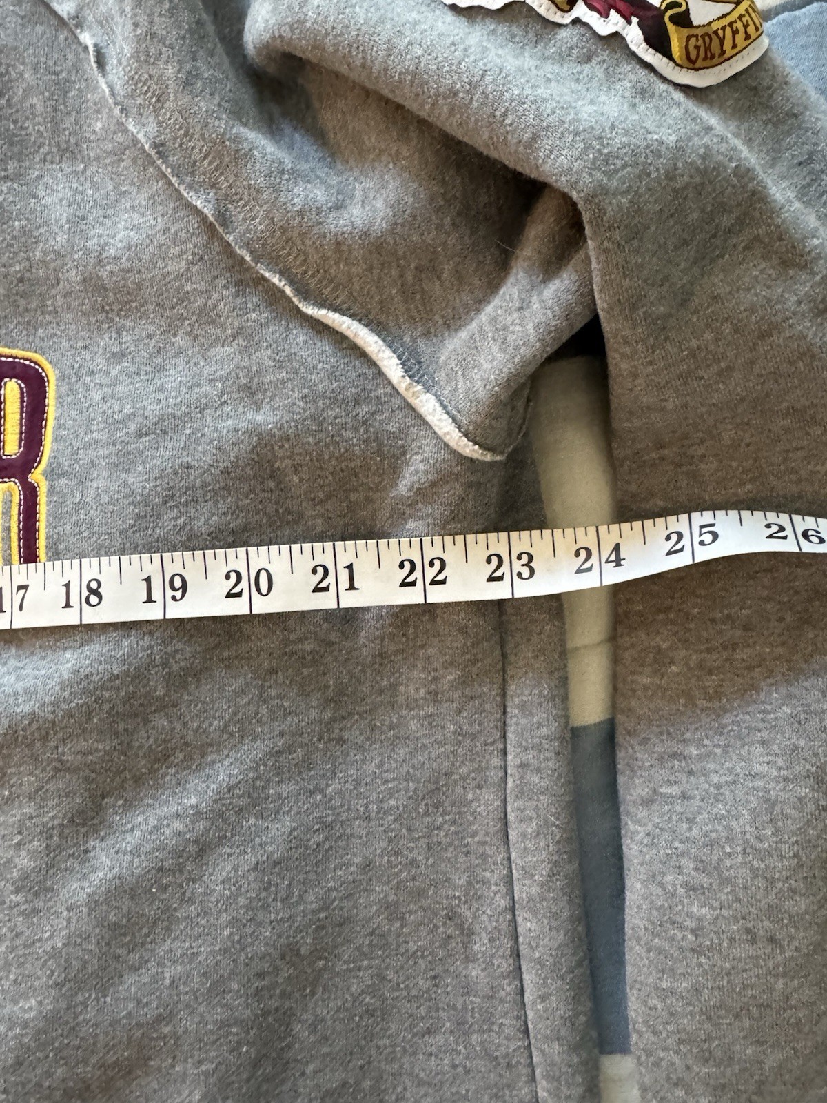 Universal Studios Authentic Gryffindor Sweatshirt… - image 8