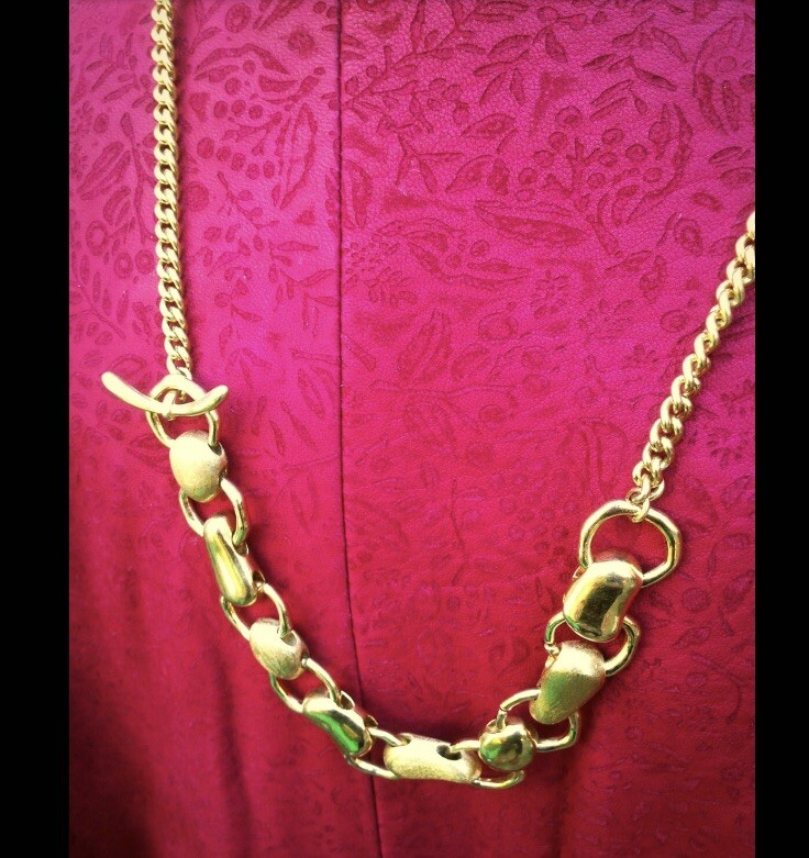 Rare Signed Goldtone Kidney Bean Necklace Gem