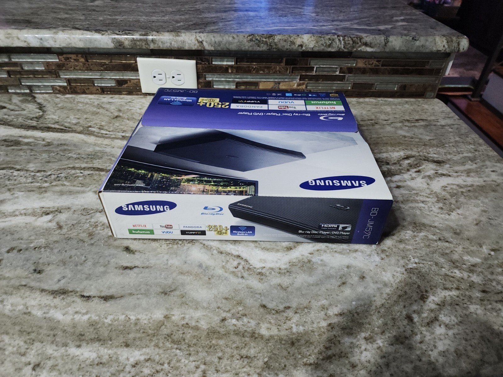 Samsung BDJM57C HD BluRay DVD Player WiFi Wireless LAN HDMI NEW w