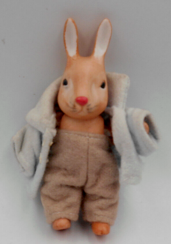PORCELAIN PETER RABBIT BEATRIX POTTER JOINTED RABBIT TOY VINTAGE FIGURINE NOVELT