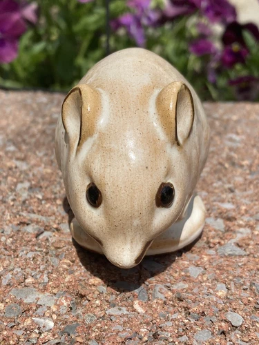 Cute Vintage 1960s 70s PIGEON FORGE Pottery MOUSE 2 3/4" x 1 3/4" Animal