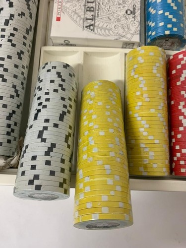 Juego COFANETTO DA POKER ROYALE CON CARTE E 324 FICHES ALBUS X90 - Foto 9 di 12
