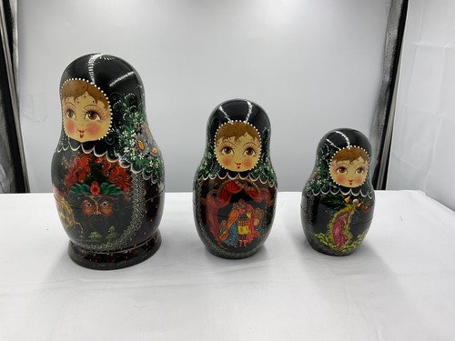 3 Piece Russian HAND PAINTED NESTING DOLL Wooden - Picture 2 of 9