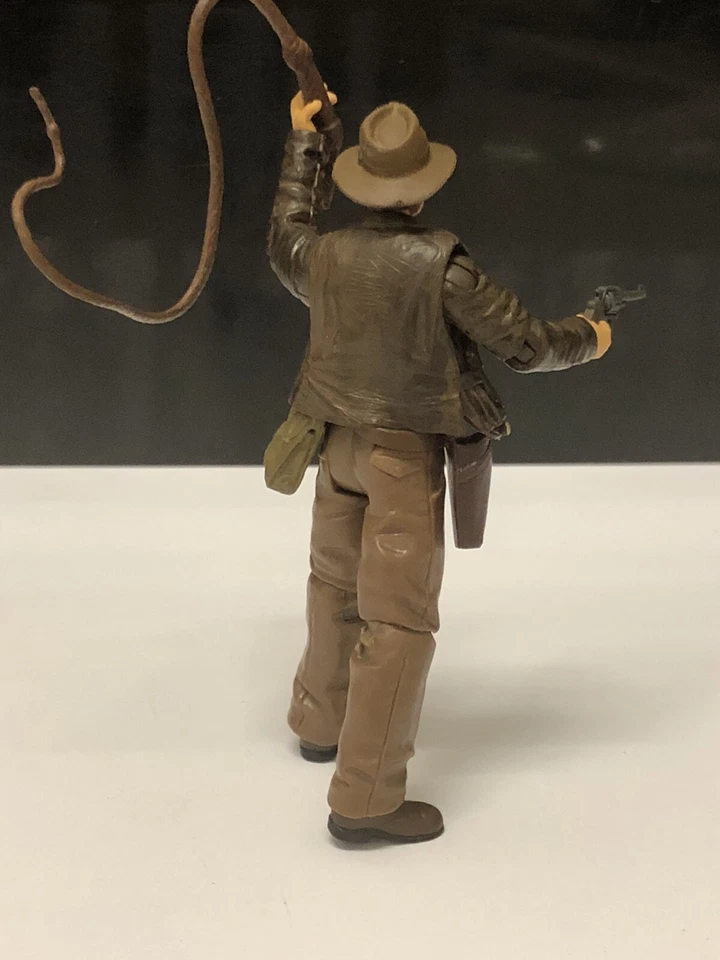 孩之宝印第安纳琼斯可动人偶 1/18 3.75 英寸比例鞭子 INDY Raiders 2007 完好 — 第 3/4 张图片