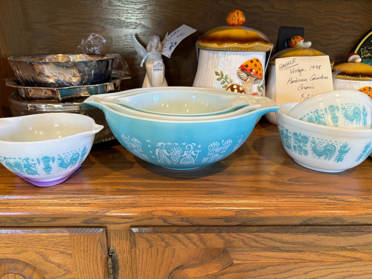 Vintage PYREX Amish Butterprint mixing bowls- Set of Turquoise White - Main Image