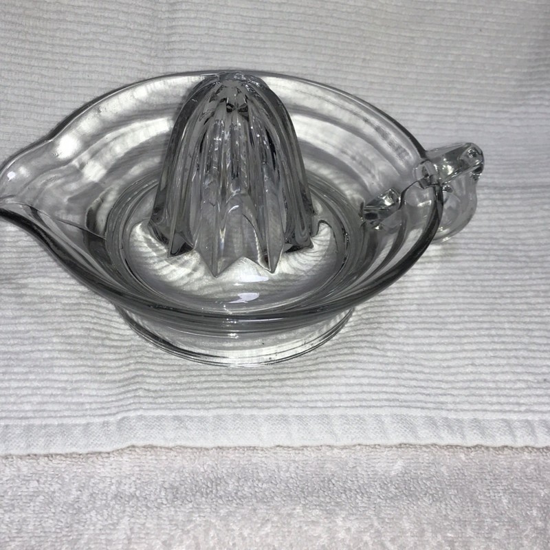 VNtG Clear Glass Manual Citrus Juicer Reamer Bowl w/ Handle & Pour Spout 0.3 qt