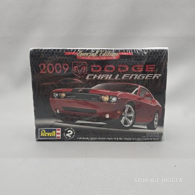 NEW 2009 Revell Dodge Challenger SRT Special Edition Series 1/25 Scale Model Kit