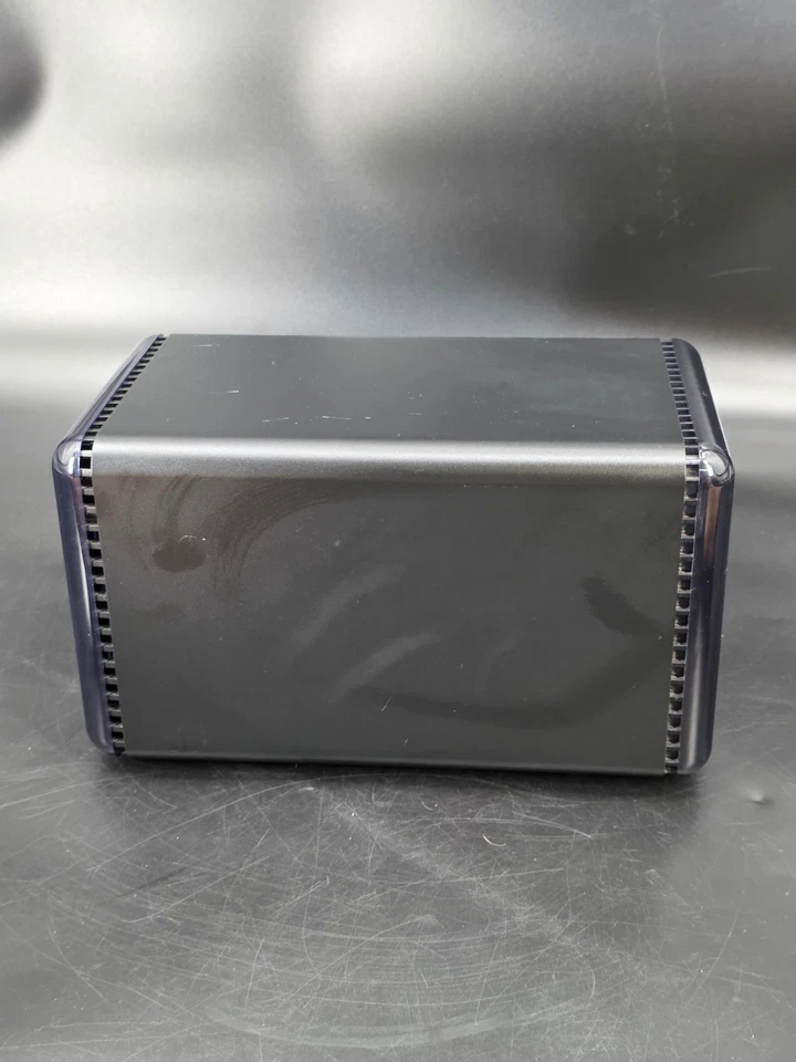 Data Robotics DRO4D-D 4 Bay Hard Drive Redundant Storage Unit NO HDD - Image 4 of 4