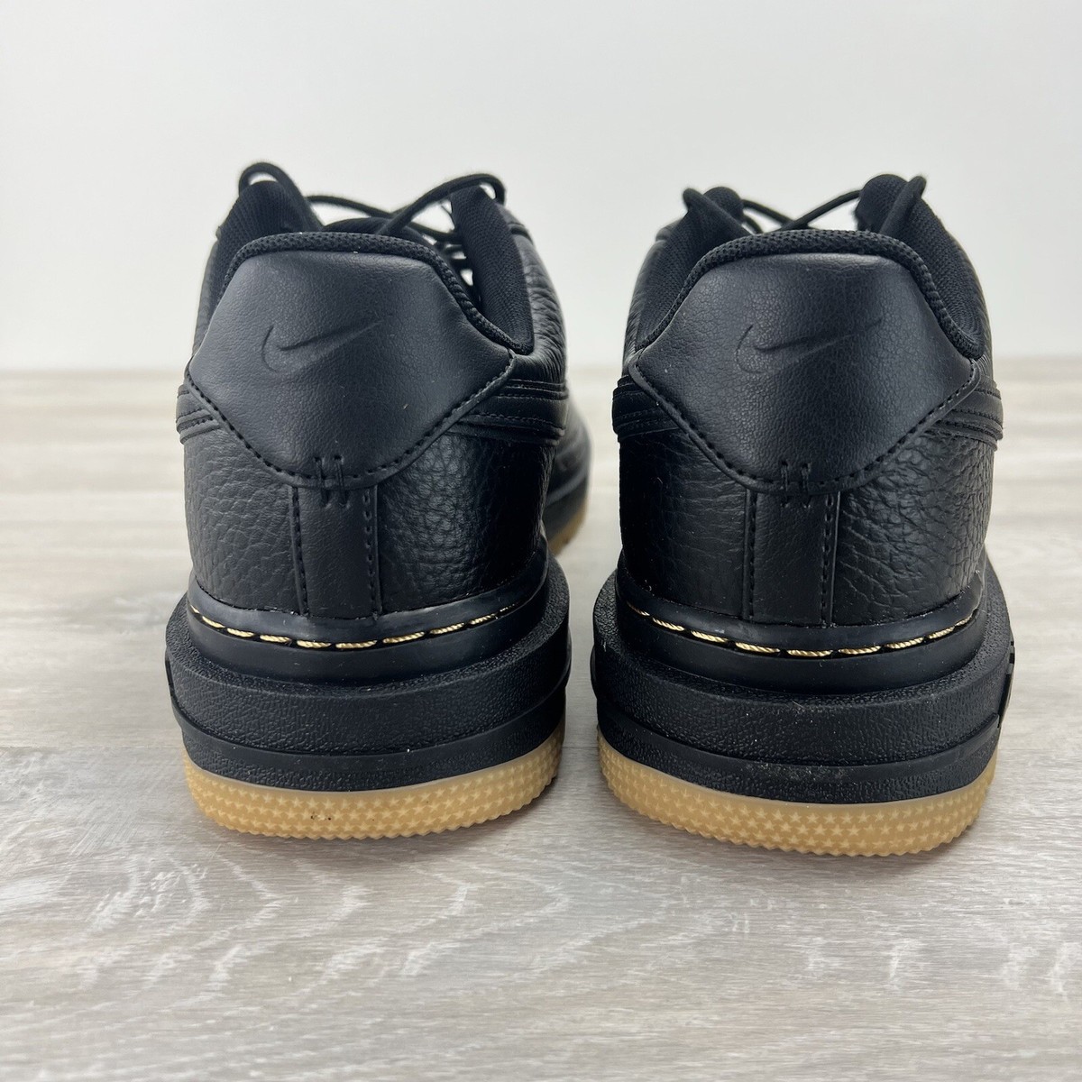 Nike ブラックスニーカー DB4109-001 Nike Air Force 1 Luxe Men's Shoes. Nike ID