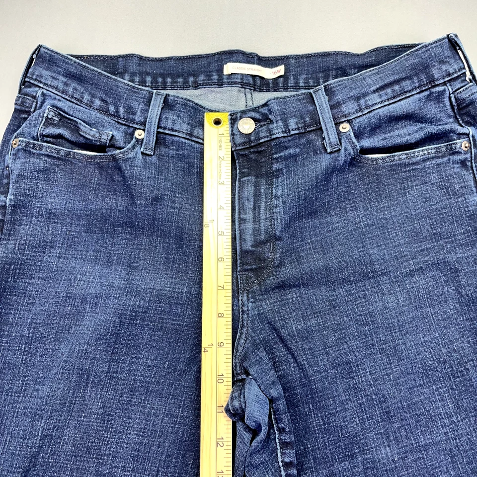 Levi's Women's Plus Size 16W Classic Straight Mid Rise Jeans - 23648 0024 - Image 4 of 4