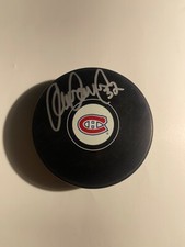 Montreal Canadiens CLAUDE LEMIEUX Signed Hockey Puck