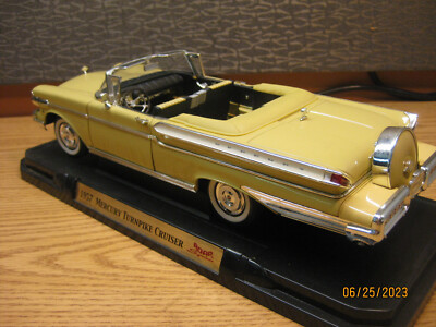 ダイキャストカー1/18 MERCRY TURNPIKE CRUISER 🇺🇸🇺🇸Road Signature 1957 Mercury Turnpike Cruiser 1/18