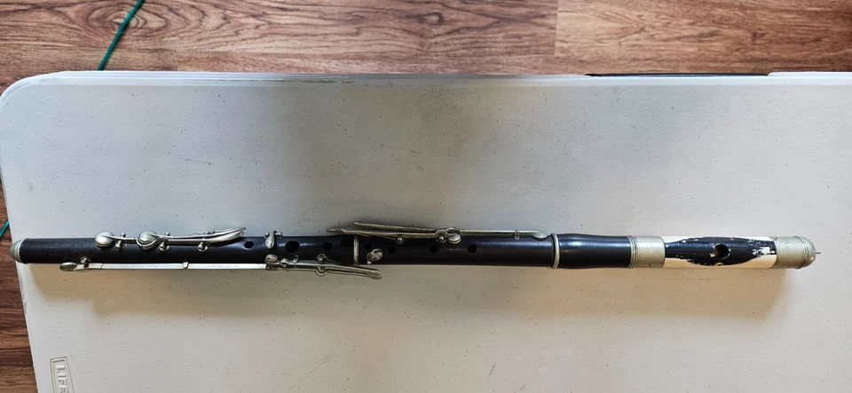 Genuine H F Meyer?  Nach Meyer Flute?  This flute is a little bit Mysterious. - Image 4 of 4