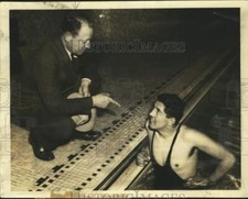 1935 Press Photo Swimmer Johnny Medica & coach Ray Daughters, Harvard pool, MA