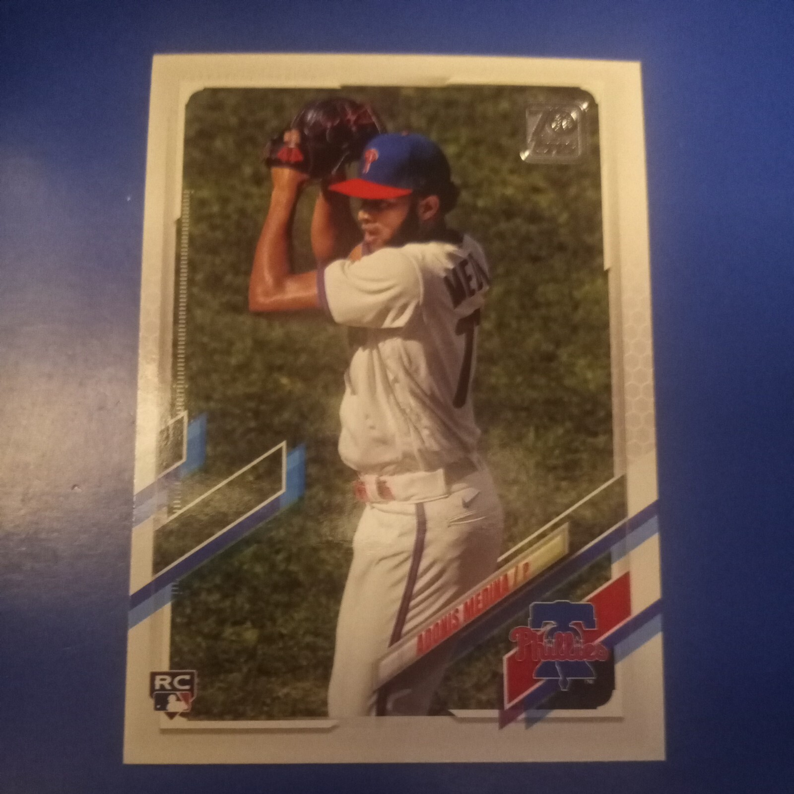 Adonis Medina  RC 2021 Topps - SP Variation Right Hand in Glove #510