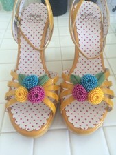 NIB Moschino Cheap and Chic Floral Platform Wedge - Size 39