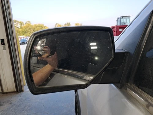Used Left Door Mirror fits: 2014 Gmc Sierra 1500 pickup Power w/o turn signals o