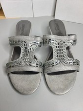 London fog woman's gray w/ Embellishment slip on sandals size 6.5