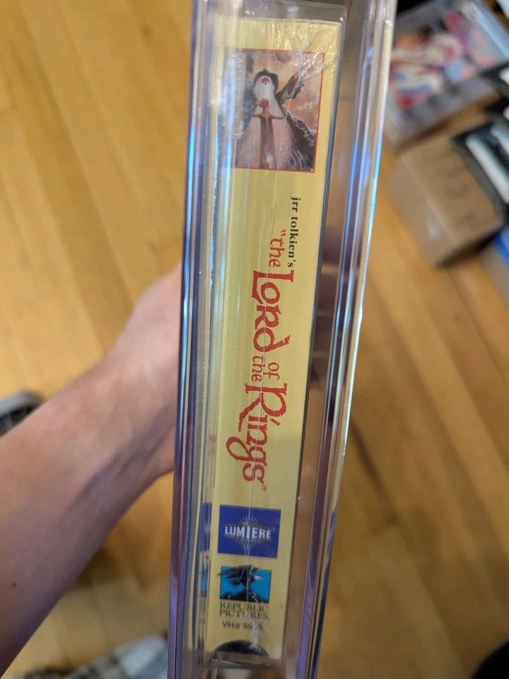 9.2 A The Lord of the Rings VHS Tape Sealed Graded CGC 1993 Animated RepublicUSA - Image 4 of 4