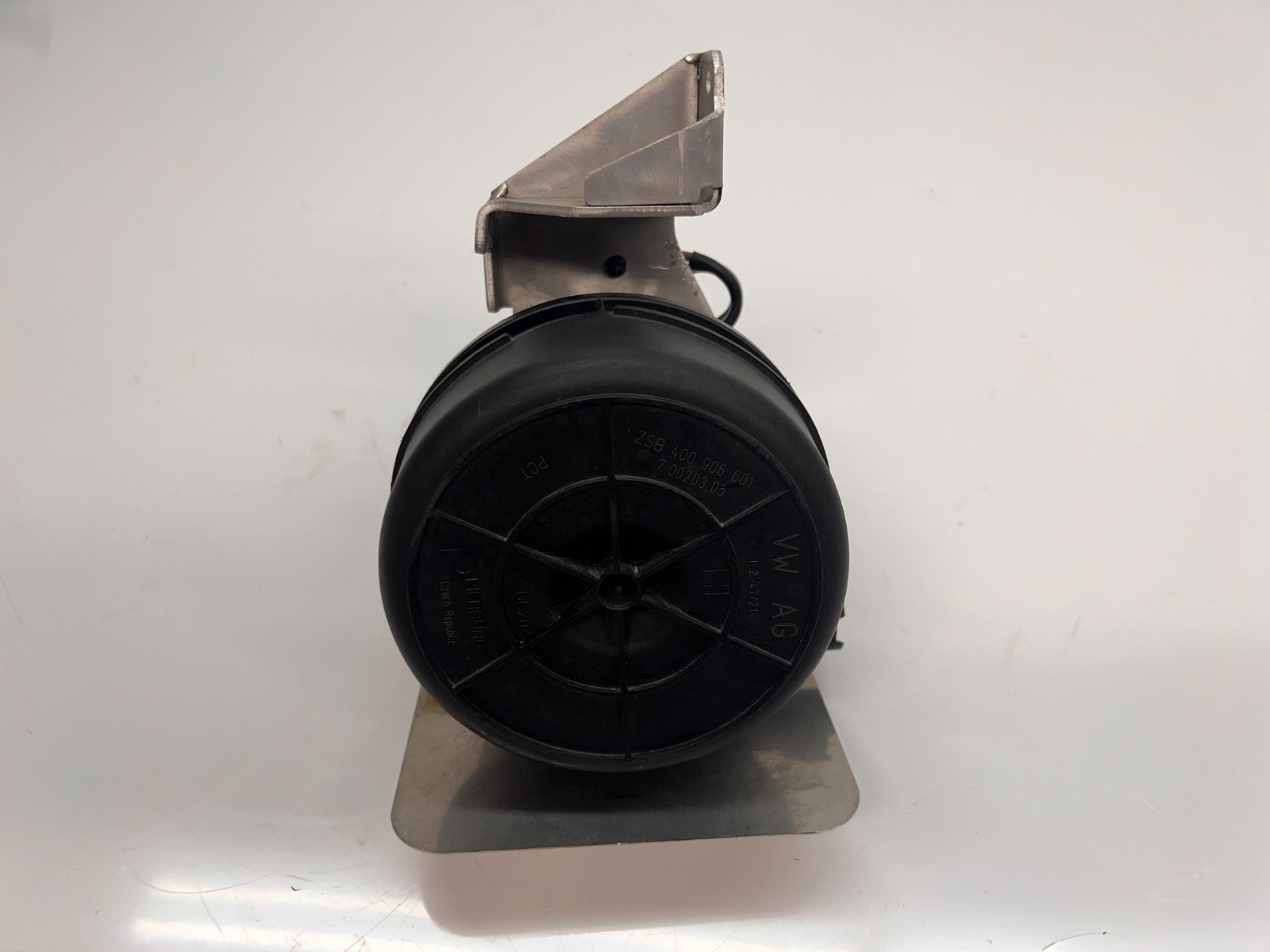LAMBORGHINI AVENTADOR LP770 SVJ LEFT SECONDARY AIR PUMP OEM 400906601 400998075