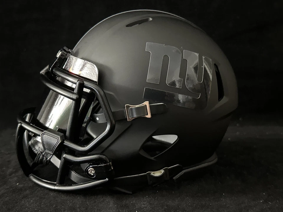 Mini Casco Ninja de los New York Giants ennegrecido mate con calcomanías brillantes Foto 2 de 4