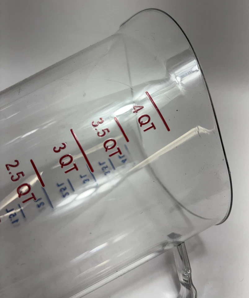 Juego de 2 tazas medidoras comerciales Cambro 400MCCW de 4 cuartos Foto 4 de 4