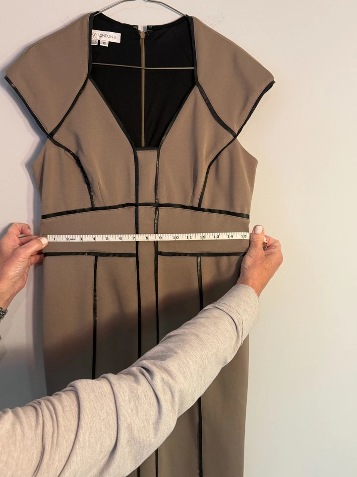 SEXY Cómodo Vestido Maggy London Bronceado Imitación Cuero Acentos Talla 12 Elástico Foto 4 de 4