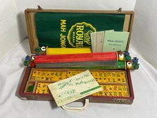 Vintage Royal Butterscotch Bakelite Mahjong Mah Jong Set