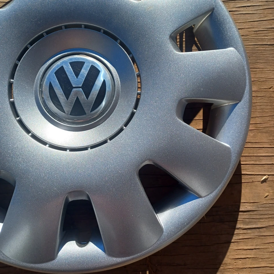 Tapacubos Volkswagen Jetta Golf 2001-2011, parte # 1J0 601147 P 61538 repintado Foto 4 de 4