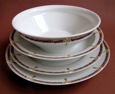 3 Plats + 1 Saladier en porcelaine de Limoges France