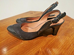 clarks artisan pumps