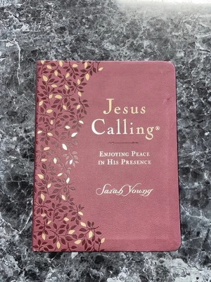 Jesus Calling: Enjoying Peace in His Presence - 365 Day Devotional