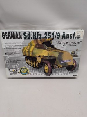 AFV Club 1/35 Scale German Sd,Kfz.251/9 Ausf.D Kanonenwagen Late Version 35068