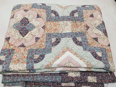 Pretty Patchwork Quilt Flower Pattern in Soft Blues Peaches Floral Calicos 86x96