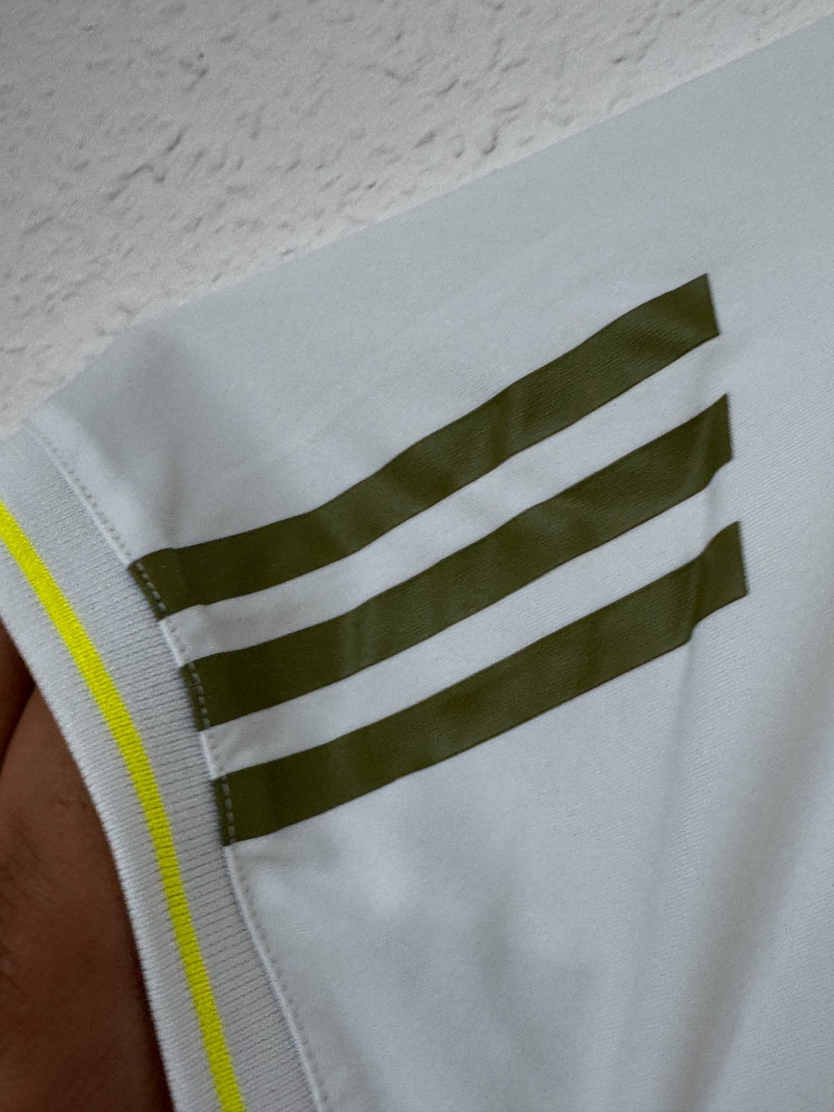 Rare 00s Adidas Eagle Graphic Performance Tee - White & Neon image 9