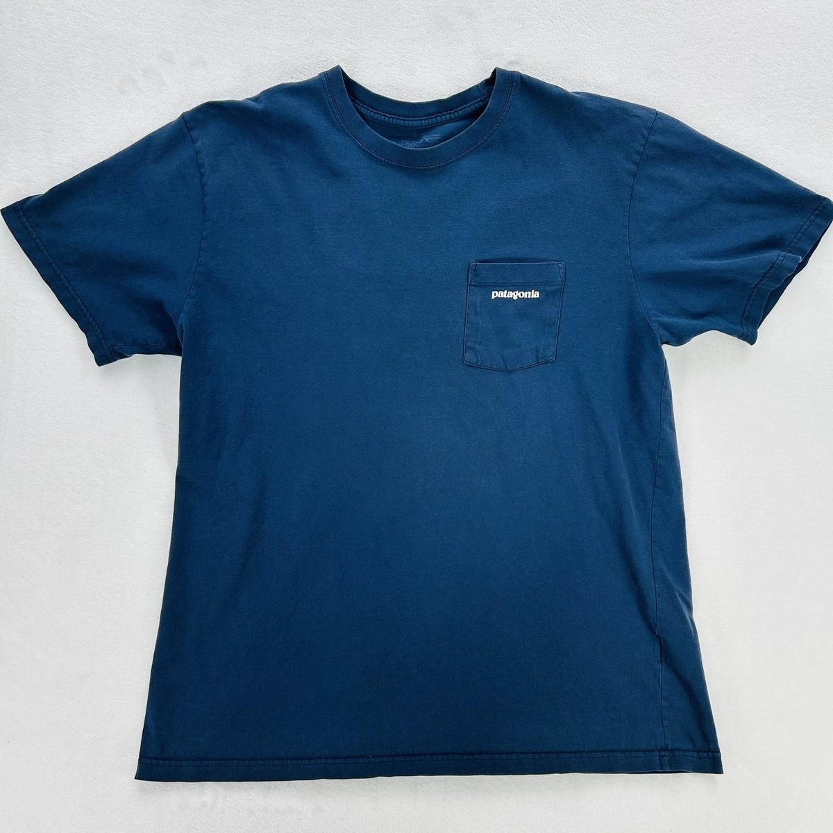 Patagonia Shirt Mens Large Blue P-6 Logo Graphic Pocket Tee