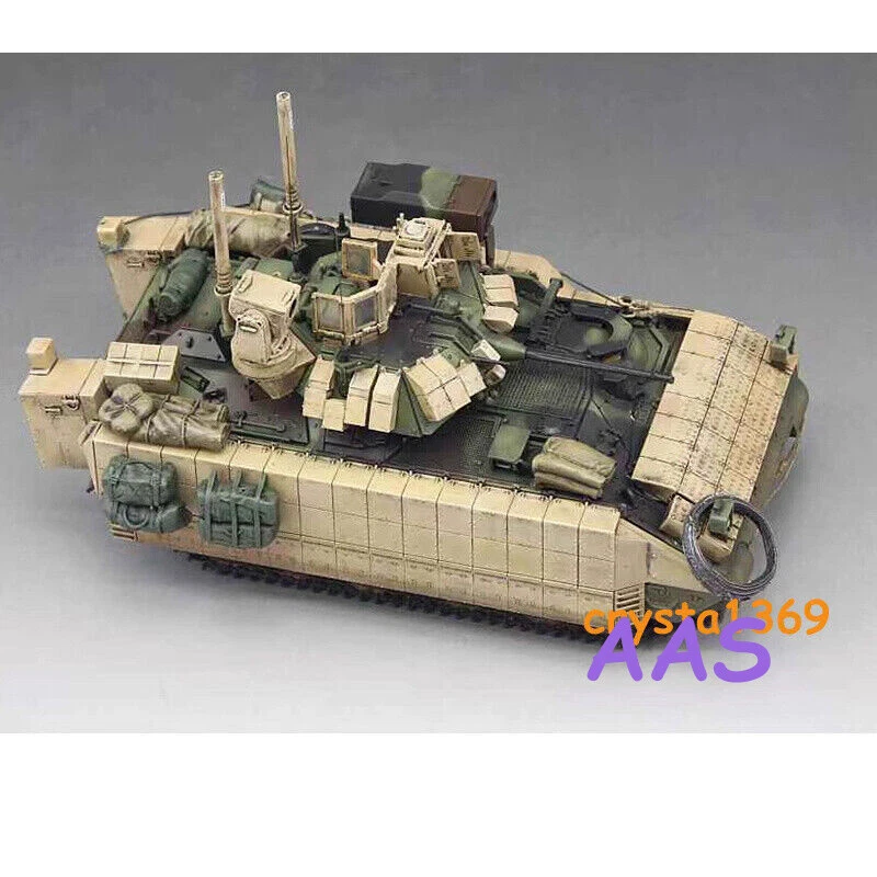 NEW 1/72 U.S. M2A3 Bradley BUSKIII Infantry Fighting Vehicle Plus Carrying Case - Image 3 of 4