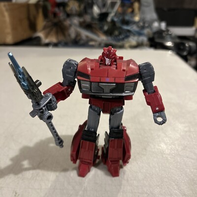 Transformers Knock-Out Complete Legacy Deluxe Class Prime Universe