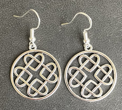 Keltische vier Herzen quadratischer Knoten hängende Tropfen Ohrringe 0,925 Sterlingsilber Haken