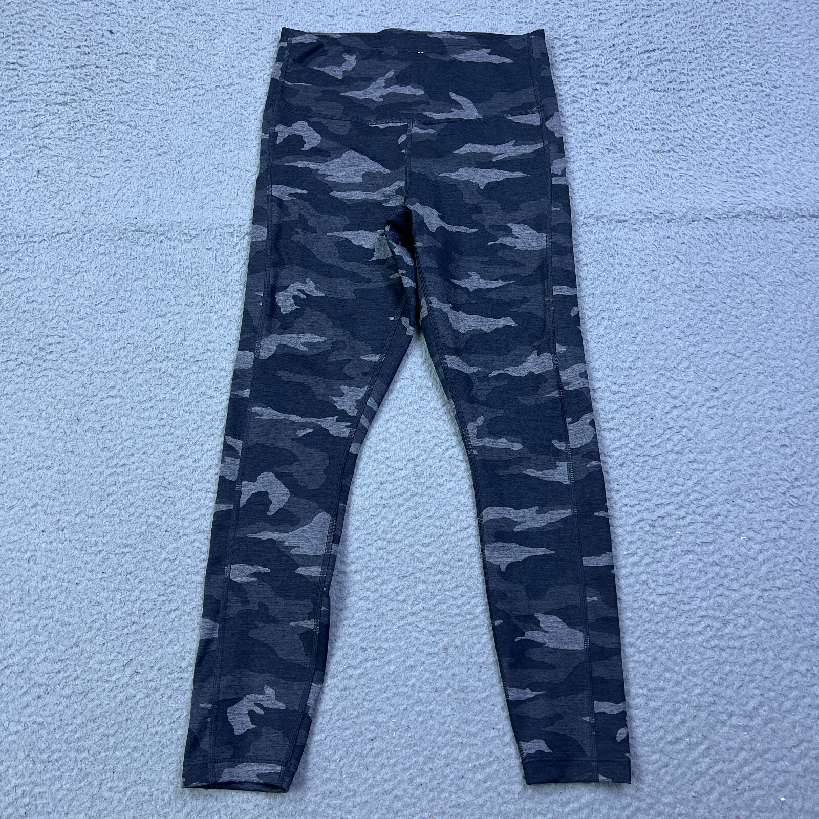 Athleta Ultimate Stash Pocket Camo 7/8 Tight in Gray Black Print for Women