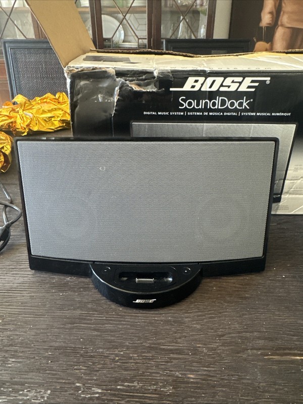 2 Bose SoundDock Digital Music System