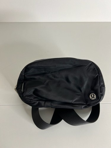 Lululemon Everywhere Belt Bag Black