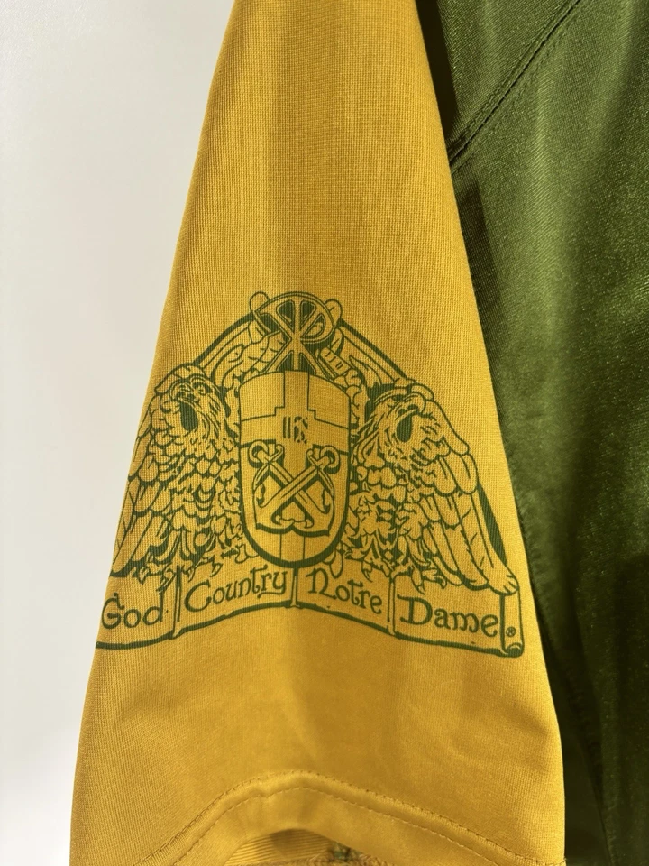 Camiseta deportiva Under Armour para hombre Notre Dame Fighting Irish Shamrock Series Joe Montana L Foto 4 de 4