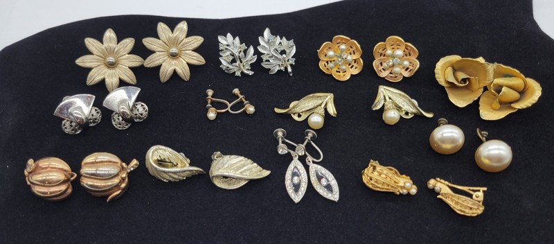 Vintage to Now Clip On Screw Back Earring Lot 12 Pairs Lisner Unsigned