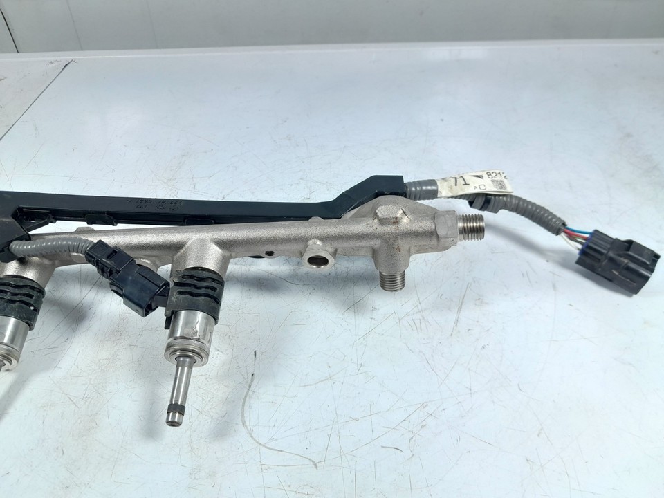 22-24 TOYOTA LAND CRUISER 300 RIGHT RAIL FUEL INJECTOR W/ WIRE DOWN ...