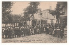 Old postcard 33 - MACAU (Médoc): PLACE DUFOUR-DUBERGIER (GIRONDE) VERY LIVELY - IN 1911